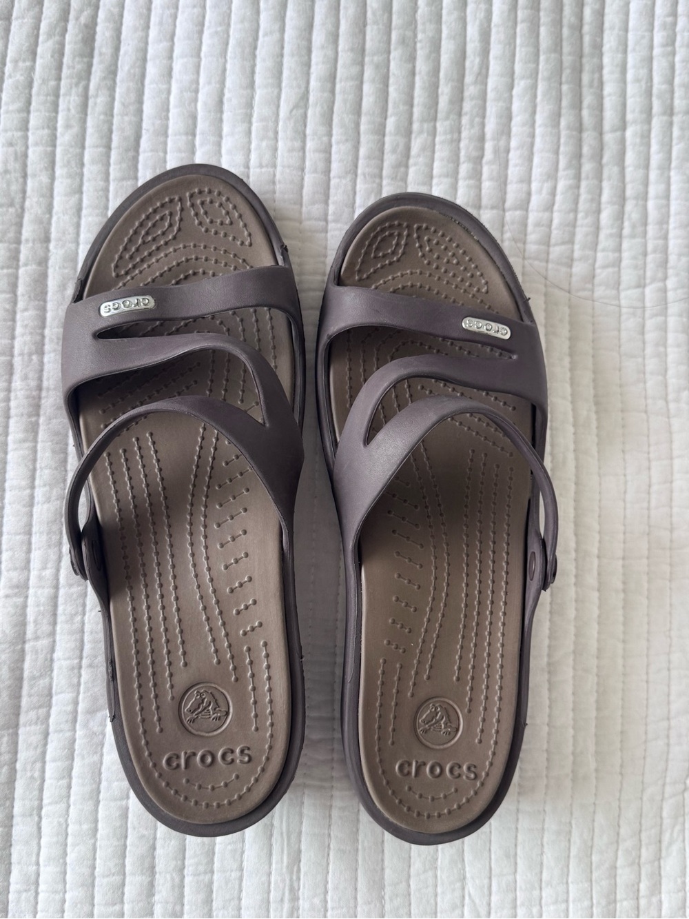 CROCS Women's Brown Strappy Slide Sandals